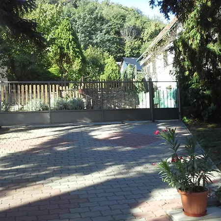 Jani Apartman 公寓