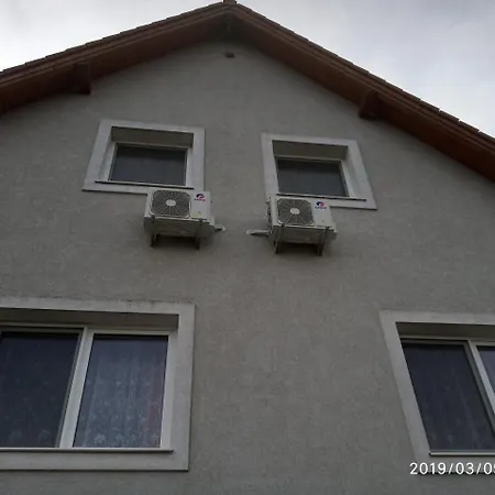 公寓 Jani Apartman *